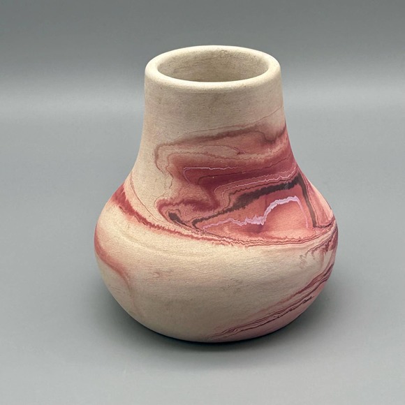 Vintage Indian River Nemadji Pottery Swirl Vase 5" - Picture 2 of 6